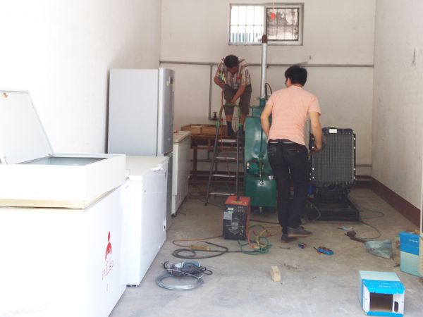 公司與多地市衛(wèi)生防疫站簽訂供貨合同